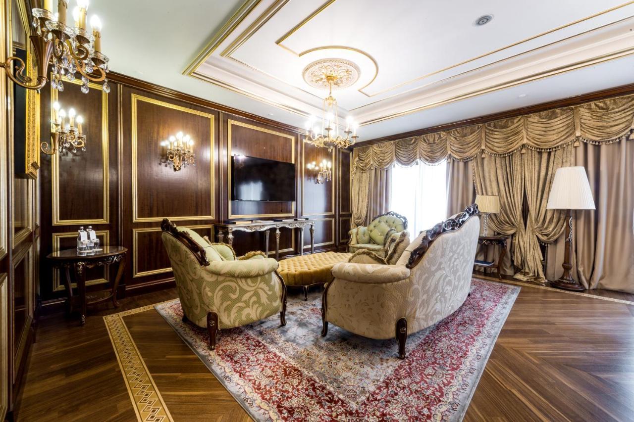 Rixos Khadisha Shymkent Hotel Eksteriør billede A living room in a luxury apartment