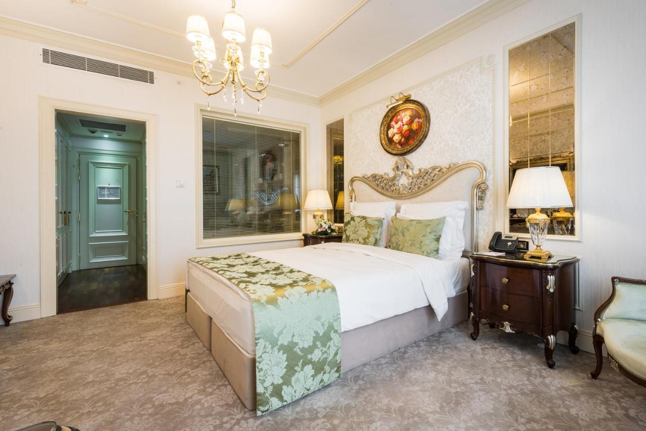 Rixos Khadisha Shymkent Hotel Eksteriør billede A bedroom at the hotel