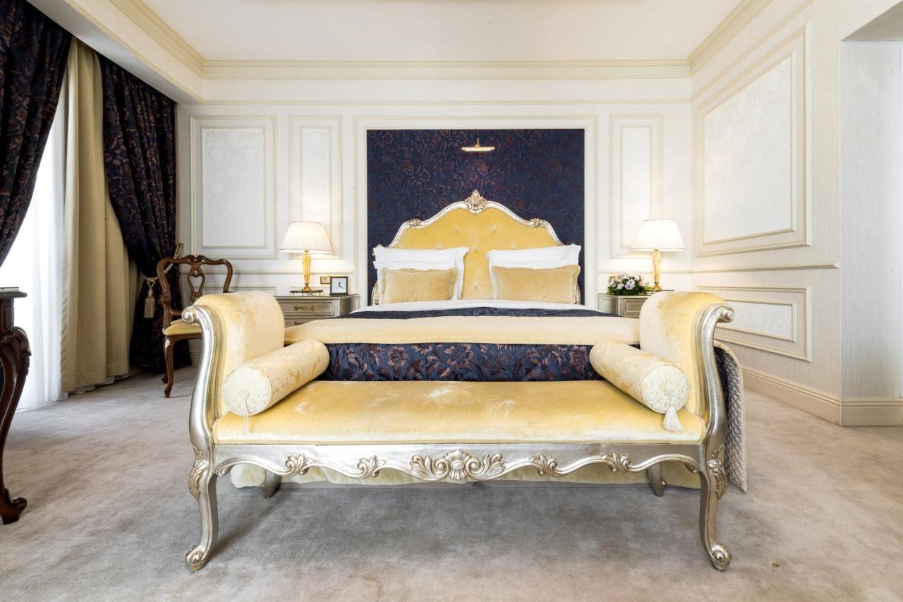 Rixos Khadisha Shymkent Hotel Eksteriør billede A bedroom at the hotel