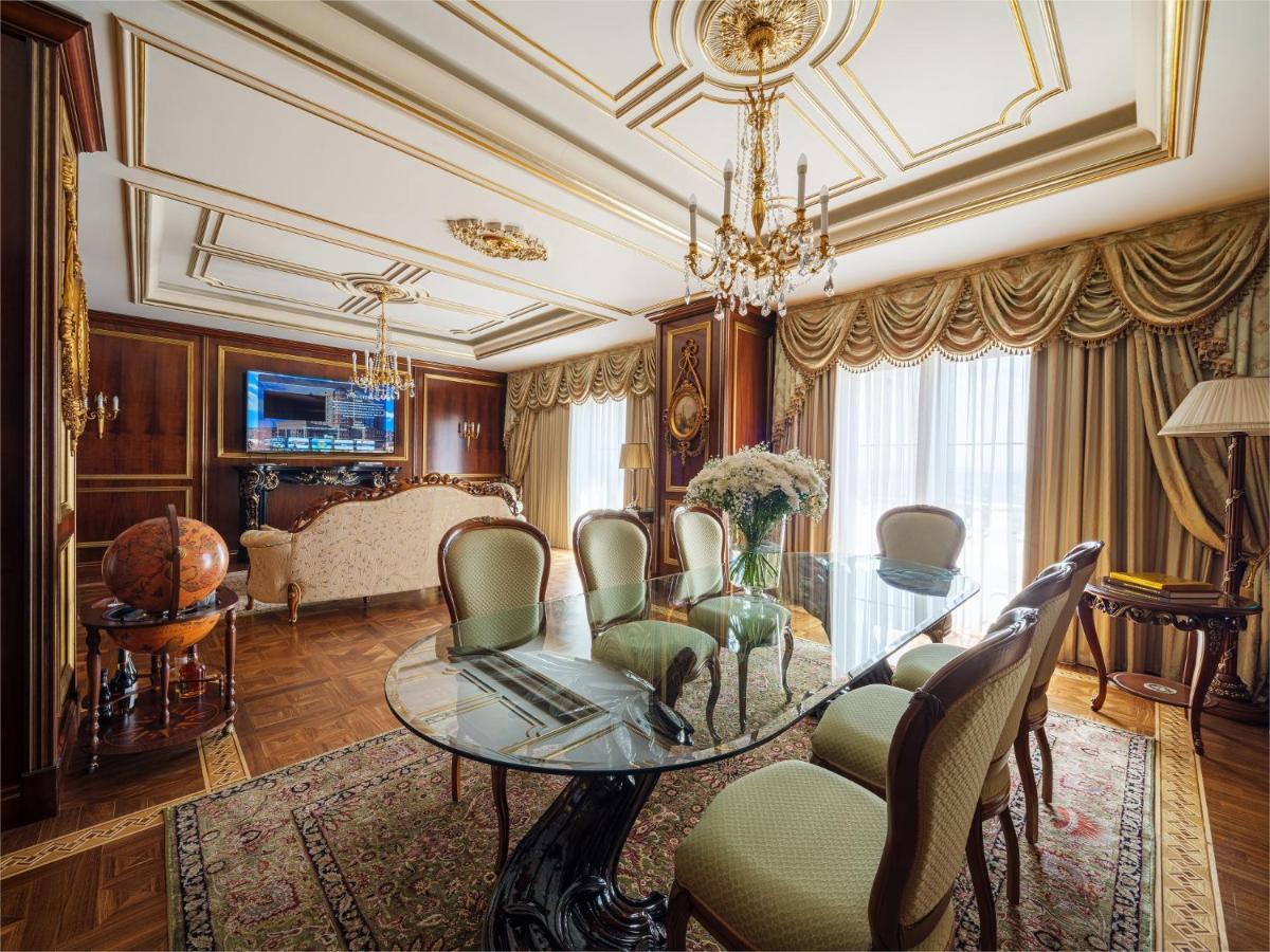 Rixos Khadisha Shymkent Hotel Eksteriør billede A suite at the hotel